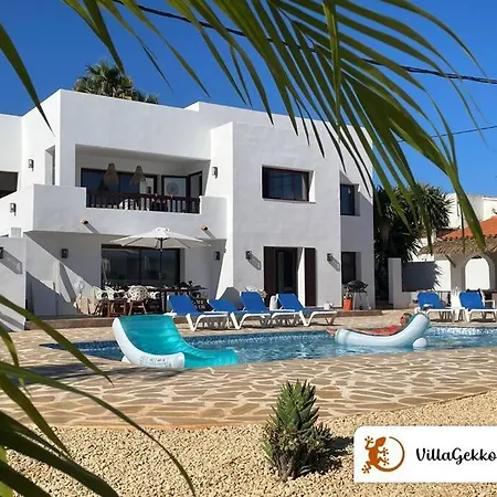 Villa Off-grid Luxury With Tikibar By The Pool.