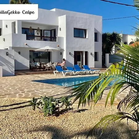 Villa Off-grid Luxury With Tikibar By The Pool.