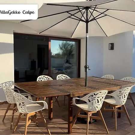 Off-grid Luxury With Tikibar By The Pool. Villa Calpe