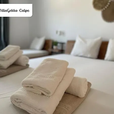 Off-grid Luxury With Tikibar By The Pool. Villa Calpe