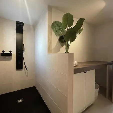 Off-grid Luxury With Tikibar By The Pool. Calpe