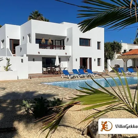 Villa Off-grid Luxury With Tikibar By The Pool. *